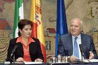 Patricia Espinosa, canciller de México, y Miguel Ángel Moratinos, ministro español de Relaciones Exteriores, al clausurar la octava reunión binacional México-España