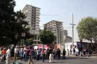 Vecinos de la delegación Miguel Hidalgo bloquearon ayer la avenida Mariano Escobedo, a la altura de Laguna de Mayrán, en la colonia Anáhuac, en protesta contra la construcción de conjuntos habitacionales de lujo en la zona
