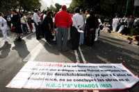 Protesta de trabajadores del IMSS afuera del Hospital de los Venados, el pasado 11 de octubre