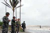 Elementos del Ejército organizan la búsqueda de sobrevivientes y cadáveres del choque de plataformas petroleras en Campeche