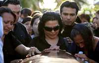 Aspecto del funeral de Leandro Hernández, uno de los trabajadores muertos en la sonda de Campeche