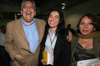 Guadalupe Acosta, secretario general del PRD; Ruth Zavaleta, presidenta de la Cámara de Diputados, e Hildelisa González, dirigente del sol azteca en Sonora