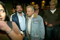 López Obrador al salir de la función realizada en la sala Julio Bracho, en CU
