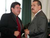 Los senadores Ricardo Monreal (PRD) y Manlio Fabio Beltrones (PRI), durante la sesión de ayer en Xicoténcatl