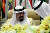 El rey Abdullah, de Arabia Saudita, en la clausura de la reunión de jefes de Estado de los 13 países miembros de la Organización de Países Exportadores de Petróleo que se realizó en Riad