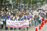 En el Distrito Federal, decenas participaron en la caminata Mil voces de mujeres contra la violencia, organizada por la Dirección de Igualdad y Diversidad Social de la Secretaría de Desarrollo Social