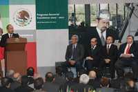 El presidente Felipe Calderón encabezó ayer la presentación de los programas sectoriales del gabinete de economía