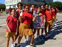 Un grupo de adolescentes cubanas que forma parte de los voluntarios del programa nacional de prevención contra el VIH/sida