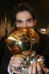 Ricardo Izecson dos Santos, Kaká, consiguió 444 votos para adjudicarse el trofeo que otorga la revista France Football