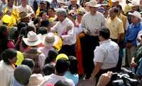 Andrés Manuel López Obrador se reunió con habitantes de Huichapan, Hidalgo. En su  discurso aseguró que no dejará de luchar en defensa del pueblo