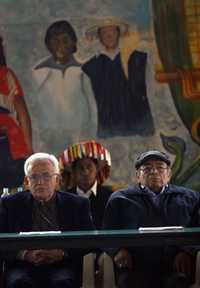 Los obispos Raúl Vera López y Samuel Ruiz García ofrecieron una rueda de prensa tras la clausura del Encuentro Nacional contra la Impunidad, ayer en Acteal, Chiapas