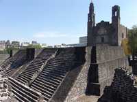 Imagen de la zona arqueológica de Tlatelolco. De confirmarse los hallazgos, la pirámide encontrada sería la primera de la cultura mexica