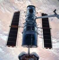 El telescopio Hubble visto desde una nave en marzo de 2002