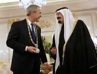 El rey Adbullah entregó el pasado lunes al presidente de Estados Unidos la "medalla al mérito", en Arabia Saudita