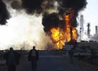 El pasado 7 de enero estalló un tanque de almacenamiento de combustible en la refinería en Baiji, la más grande de Irak, que desató un incendio donde murieron tres trabajadores  Reuters