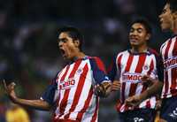 Sergio Santana contribuyó con dos tantos en la goleada de Chivas a Monarcas