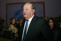 Carlos Slim, ayer en Los Pinos en la presentación del fondo para obras