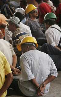 Alrededor de 300 obreros fueron detenidos por los agantes antimotines durante los enfrentamientos en la ciudad de Panamá