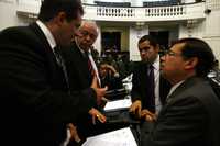 Los diputados José Carlos Díaz, Miguel Hernández, Víctor Hugo Círigo y Xiuh Tenorio, durante la sesión extraordinaria de ayer en la Asamblea Legislativa del Distrito Federal