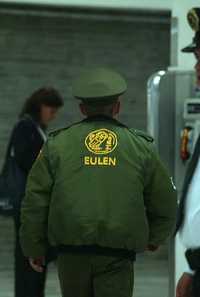 Personal de la empresa de seguridad privada Eulen trabaja con normalidad en las instalaciones del Aeropuerto Internacional de la Ciudad de México