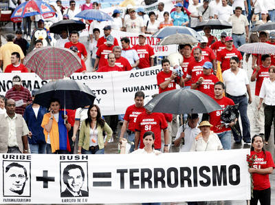 Marcha en Bogotá y 20 ciudades contra Uribe