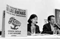 Integrantes de Greenpeace México alertan sobre las tortillas que contienen maíz transgénico