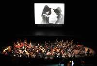 La orquesta dio una nueva dimensión a la cinta Napoleón que se exhibió en el festival de cine de Guadalajara