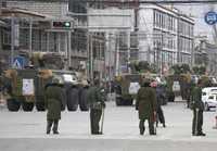 Tropas y vehículos blindados custodian las calles de Lhasa, donde ayer hubo protestas esporádicas