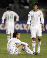 Santiago Fernández y Luis Ángel Landín fueron dos de los jugadores más criticados por la afición