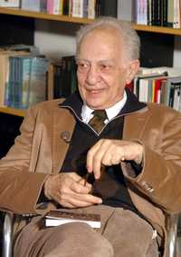 Sergio Pitol, Premio Cervantes 2005, cuando presentó su obra Trilogía de la memoria, que incluye sus novelas El arte de la fuga, El viaje y El mago de Viena, el año pasado