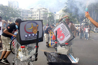 Repudio contra medios en Caracas