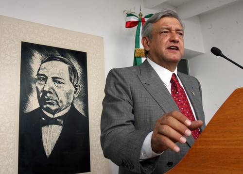 Andrés Manuel López Obrador, durante la conferencia de prensa en sus oficinas