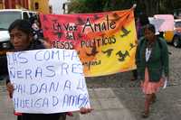 Protesta de indígenas chiapanecas en apoyo a los "presos políticos" en huelga de hambre y en demanda de reducción de las tarifas eléctricas, el pasado 8 de marzo