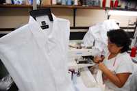 Guayaberas Jack es una empresa que elabora la prenda típica de Yucatán desde hace más de 50 años