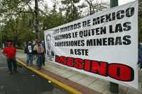 Una de las pancartas utilizadas por integrantes del sindicato minero contra Germán Larrea, presidente de Grupo México. La imagen, en avenida de La Paz e Insurgentes Sur