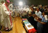 El obispo emérito Samuel Ruiz ofició la misa en honor de los estudiantes asesinados en Ecuador
