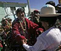El presidente boliviano, Evo Morales, reiteró este sábado en una gira por el departamento de Umala que el referendo "es ilegal y anticonstitucional"