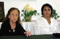 Rosario Ibarra y Victoria Mendoza, durante la presentación del libro México 1977, testimonios de tortura