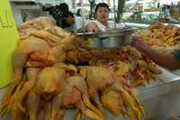 Venta de pollos en el mercado del Viejo San Juan, en el centro de la ciudad de México