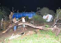 Un tornado derribó al menos 17 casas del ejido Xicoténcatl, municipio del mismo nombre, en Tamaulipas, la noche del domingo. No hubo reporte de personas heridas