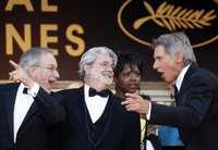 Steven Spielberg, George Lucas, Melody Hobson y Harrison Ford, en el estreno de Indiana Jones...