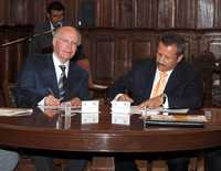 José Narro Robles y Enrique Agüera Ibáñez, rectores de la UNAM y de la BUAP, respectivamente, suscribieron un convenio de colaboración académica, científica y cultural