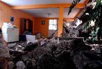 Un deslave causado por las lluvias y obras hidráulicas derribó el muro de una vivienda en Jalapa, Veracruz, y lesiones a una anciana