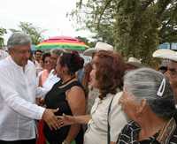 Andrés Manuel López Obrador en un encuentro con brigadistas en defensa del petróleo
