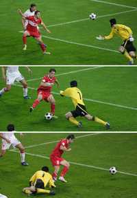 Secuencia en la que el turco Nihat Kahveci aprovecha el error del portero checo Petr Cech para anotar y marcar el gol que dio el empate momentáneo a su equipo. A la postre, el mismo jugador selló la victoria