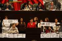 Diputadas de Alternativa protestan por el "incumplimiento" de los partidos mayoritarios en la designación de consejeros del IFE. "Se excluyó a las mujeres", señalan