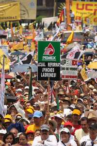 Aspecto de la marcha en defensa del petróleo al Zócalo capitalino, el pasado 27 de abril
