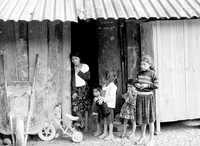 Desde 2003 habitantes de la comunidad Mini Numa, en el municipio de Metletónoc, Guerrero, uno de los más pobres del país, han solicitado la creación de un centro de salud. Las autoridades estatales han rechazado las peticiones y alegan falta de recursos e incumplimiento de requisitos