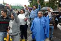 Maestros de la CNTE se manifestaron ayer frente a las instalaciones de la Secretaría de Gobernación para exigir que se ponga fin a las "artimañas" de Elba Esther Gordillo en el sindicato magisterial