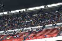 Se pretendía que hubiera una gran fiesta en el estadio Azteca, pero la presentación del América resultó desangelada, pese a que los boletos fueron gratis
